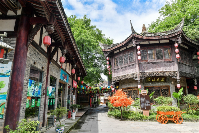 推进川渝文旅产业复苏 成都平乐古镇推出“穿汉服免费游”福利优惠