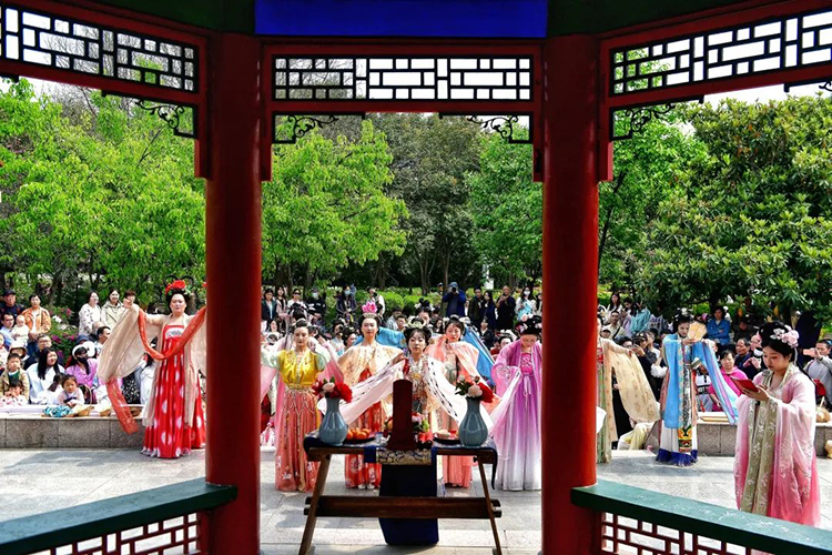 在洛阳，五一可以穿汉服去哪里玩？