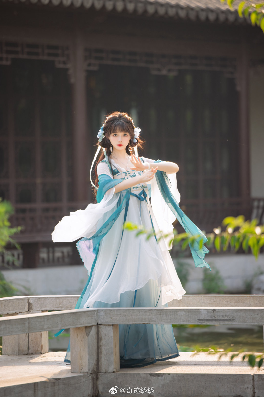 莺莺燕燕春春，花花柳柳真真。@奇迹绣绣