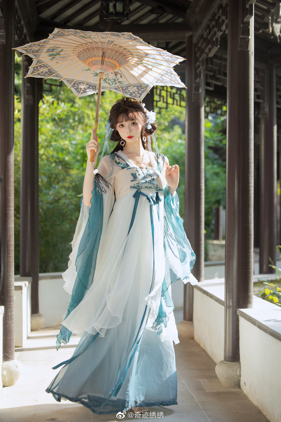 莺莺燕燕春春，花花柳柳真真。@奇迹绣绣