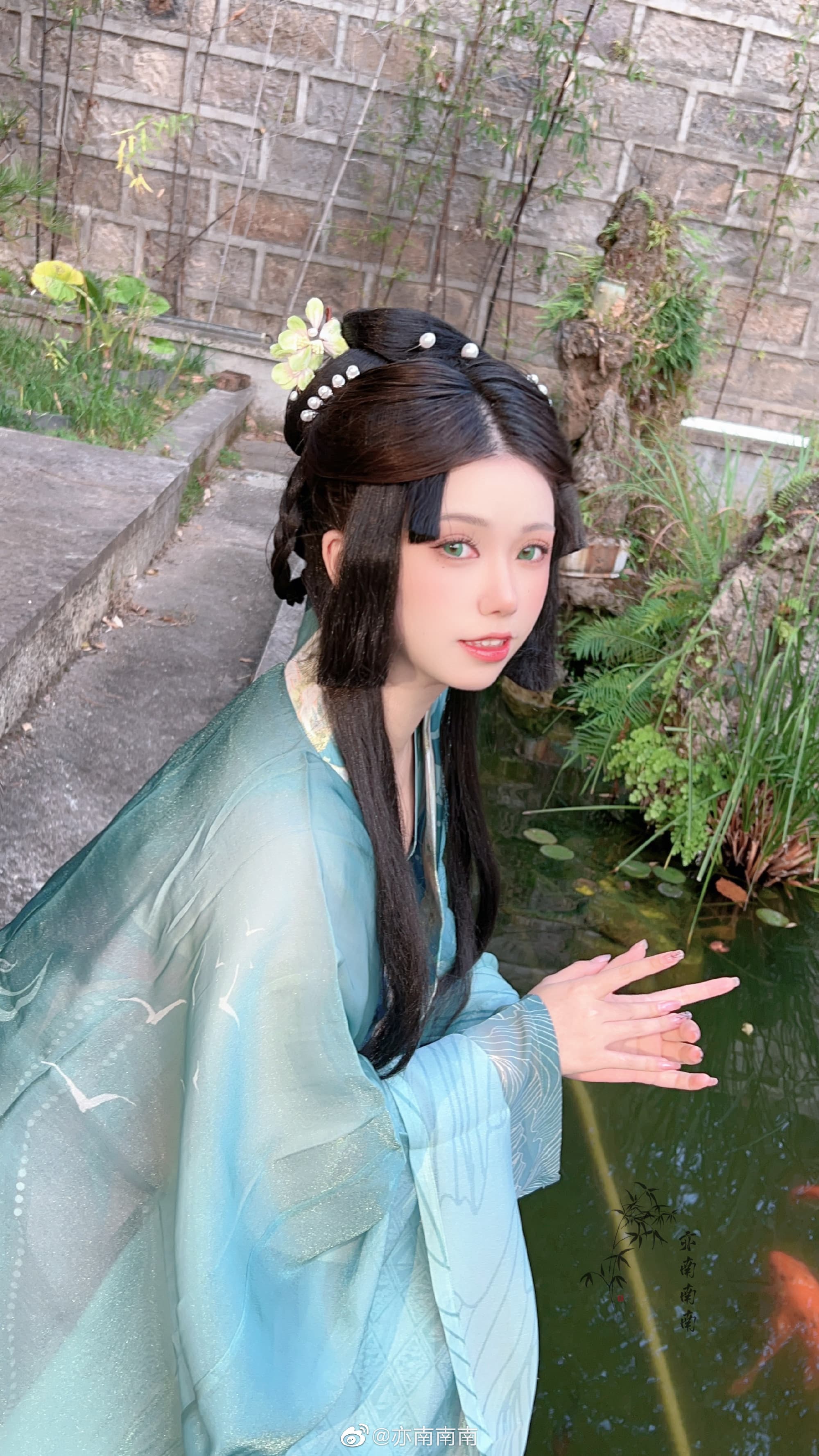 在老板家摸 ​​​@亦南南南