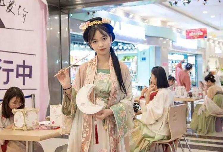 不爱潮服爱汉服！德州“汉服风潮”持续升温中的汉服同袍们！