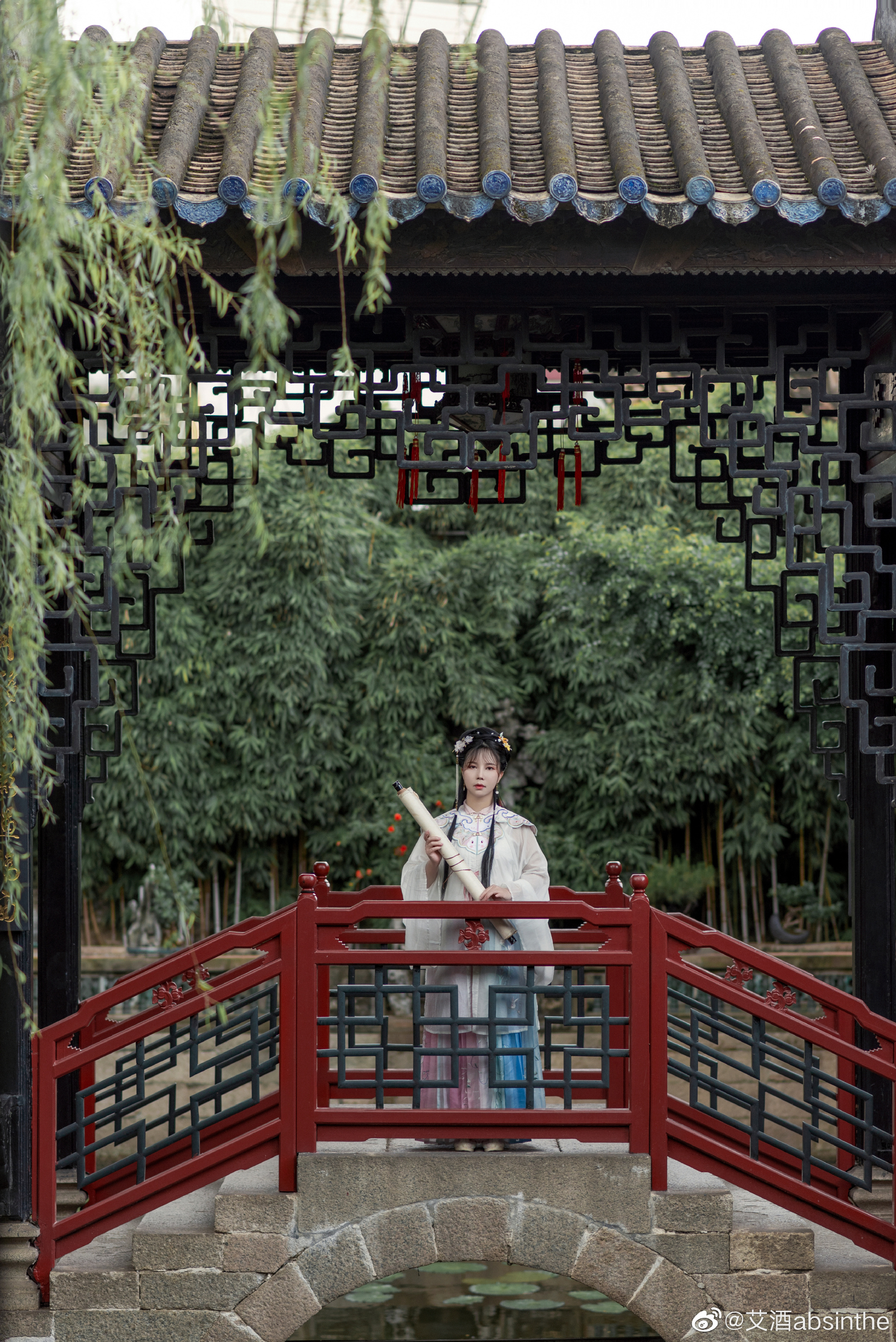 【汉服】淡眉如秋水，玉肌伴轻风@南一