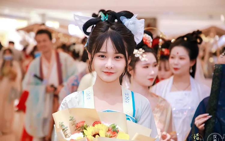 圣微再登榜首，杨馥羽首度榜眼，看2022最受欢迎的汉服模特都有谁？