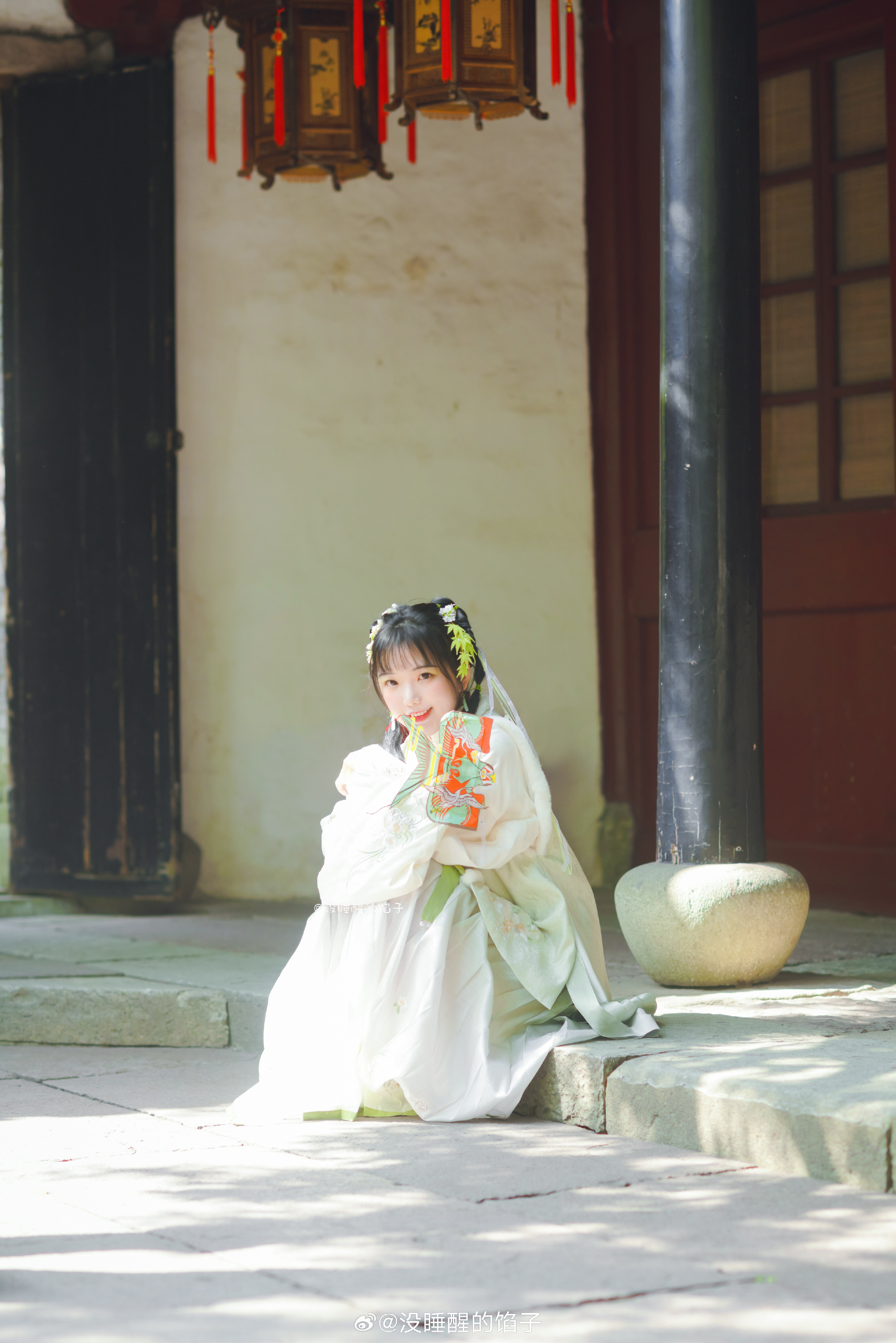 汉服 先生说考功名就得读书破万卷 但我也想和你趁好春光放纸鸢。@没睡醒的馅子