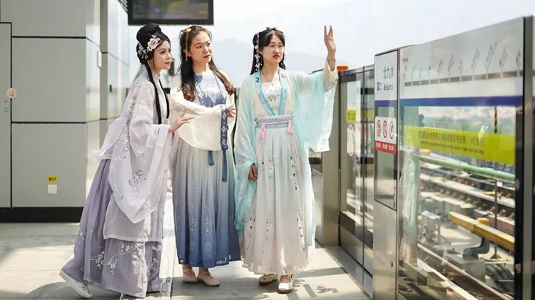 甩掉“三坑”标签，传承传统文化——关于汉服复兴方向的网友评论汇总