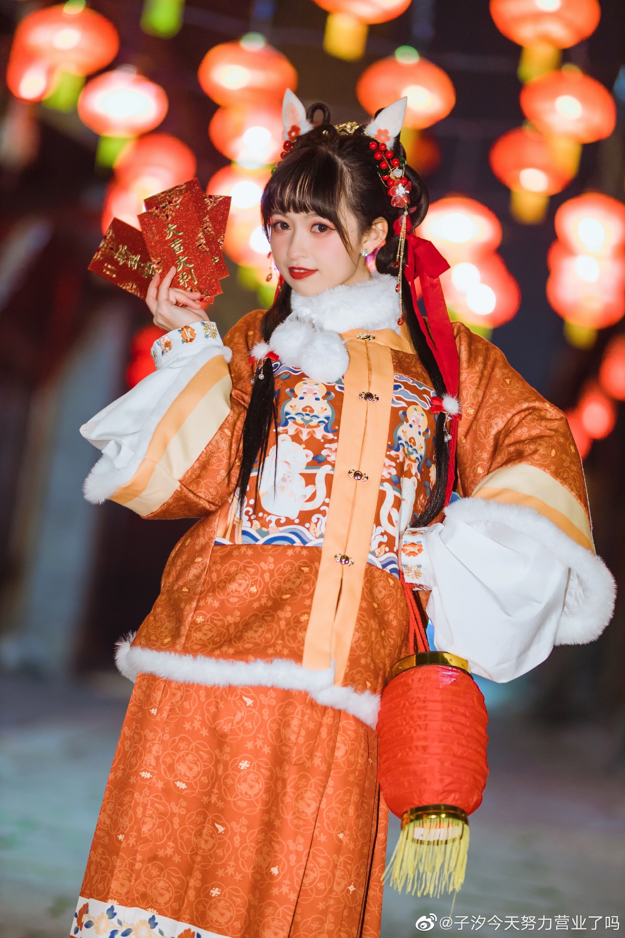 汉服写真 听说，元宵灯会是男女约会的好时节@子汐今天努力营业了吗