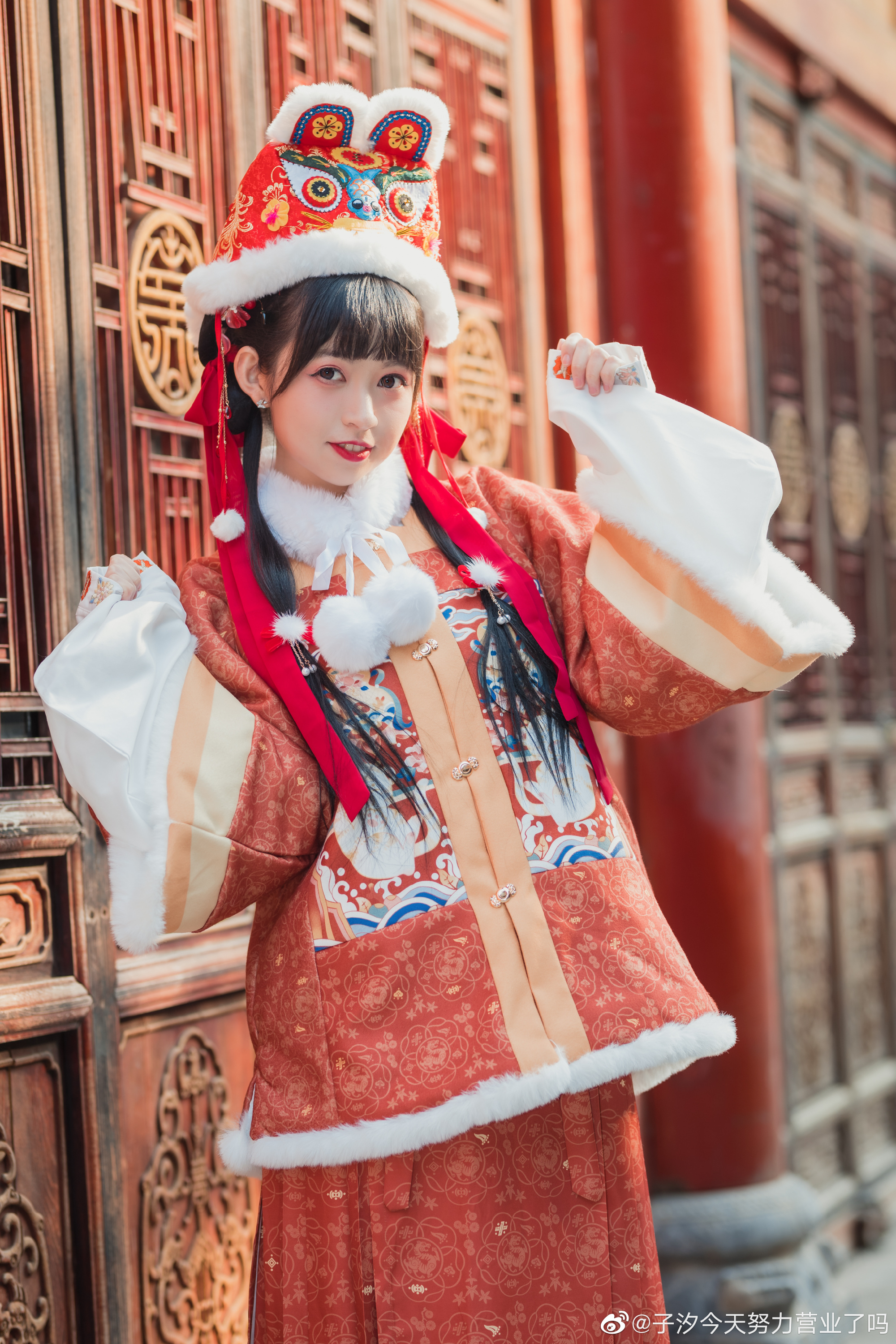 小虎娃来送祝福啦！汉服写真@子汐今天努力营业了吗