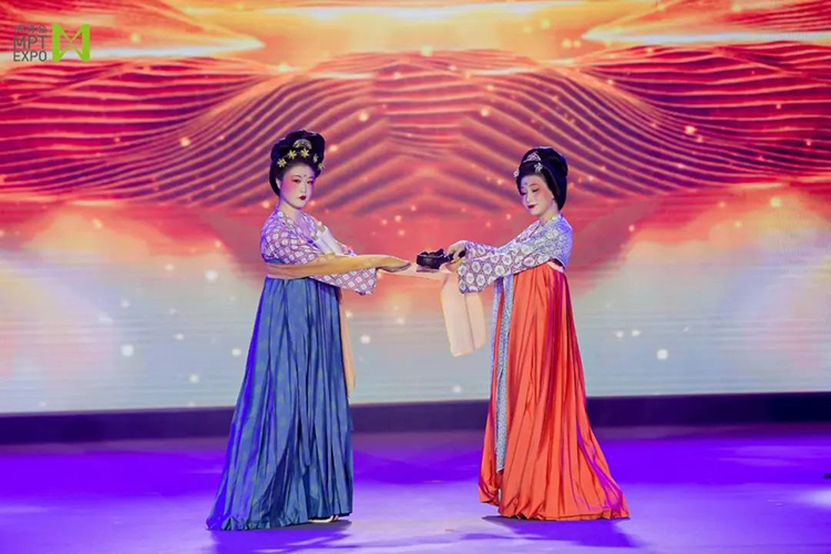 遇见汉服丨博博会上的传承