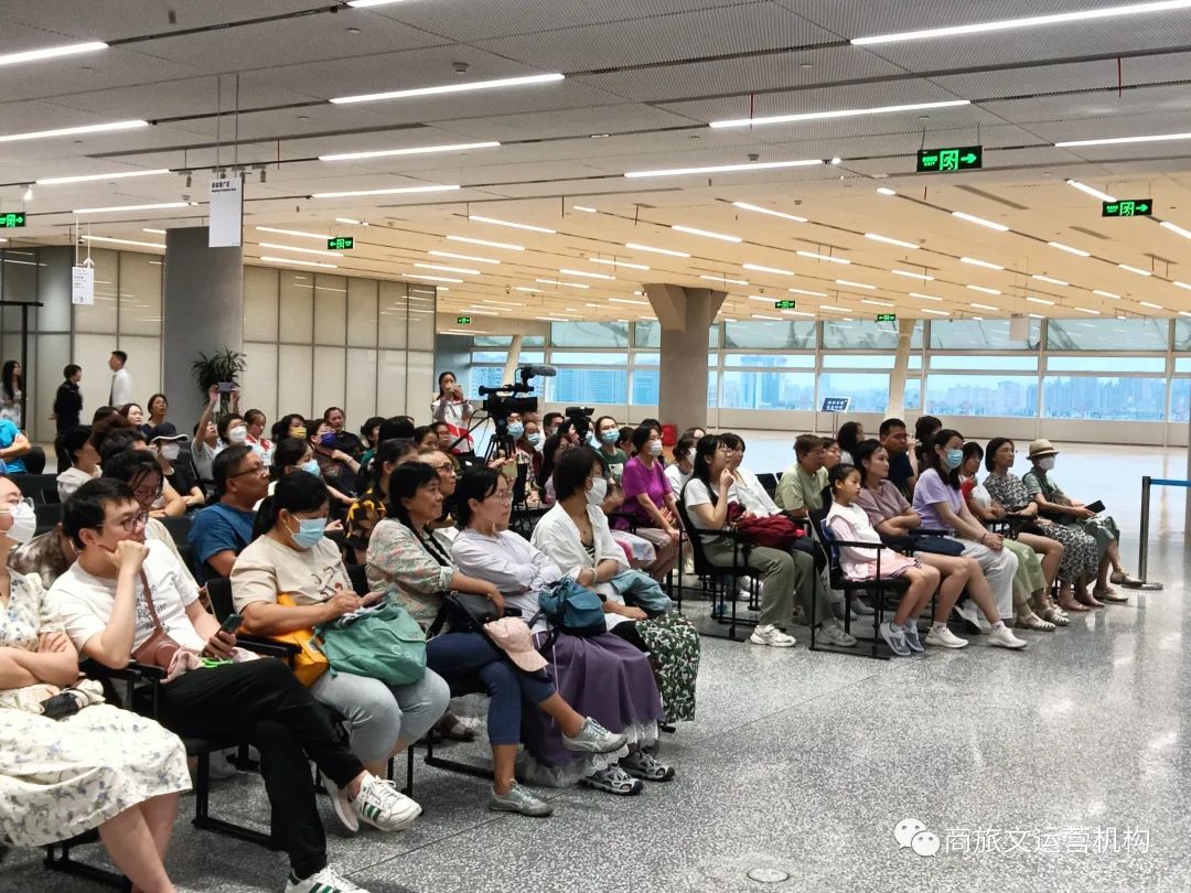 每个中国人都应有一件属于自己的华服