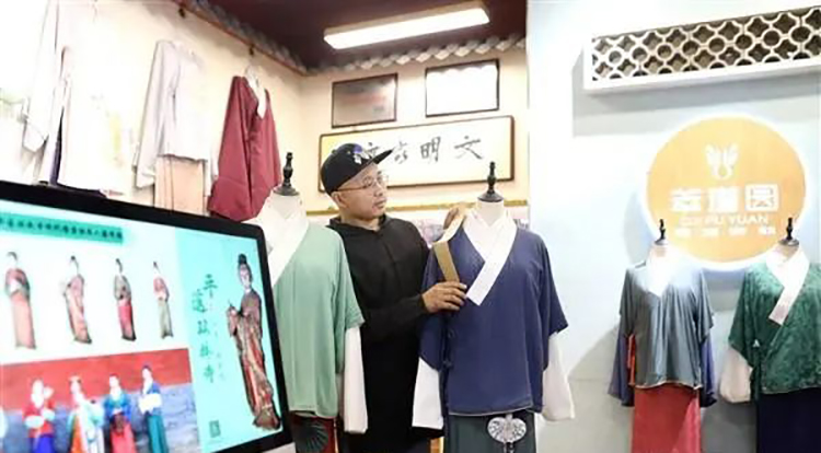 平遥文创人肖旭：汉服背后的传承与创新