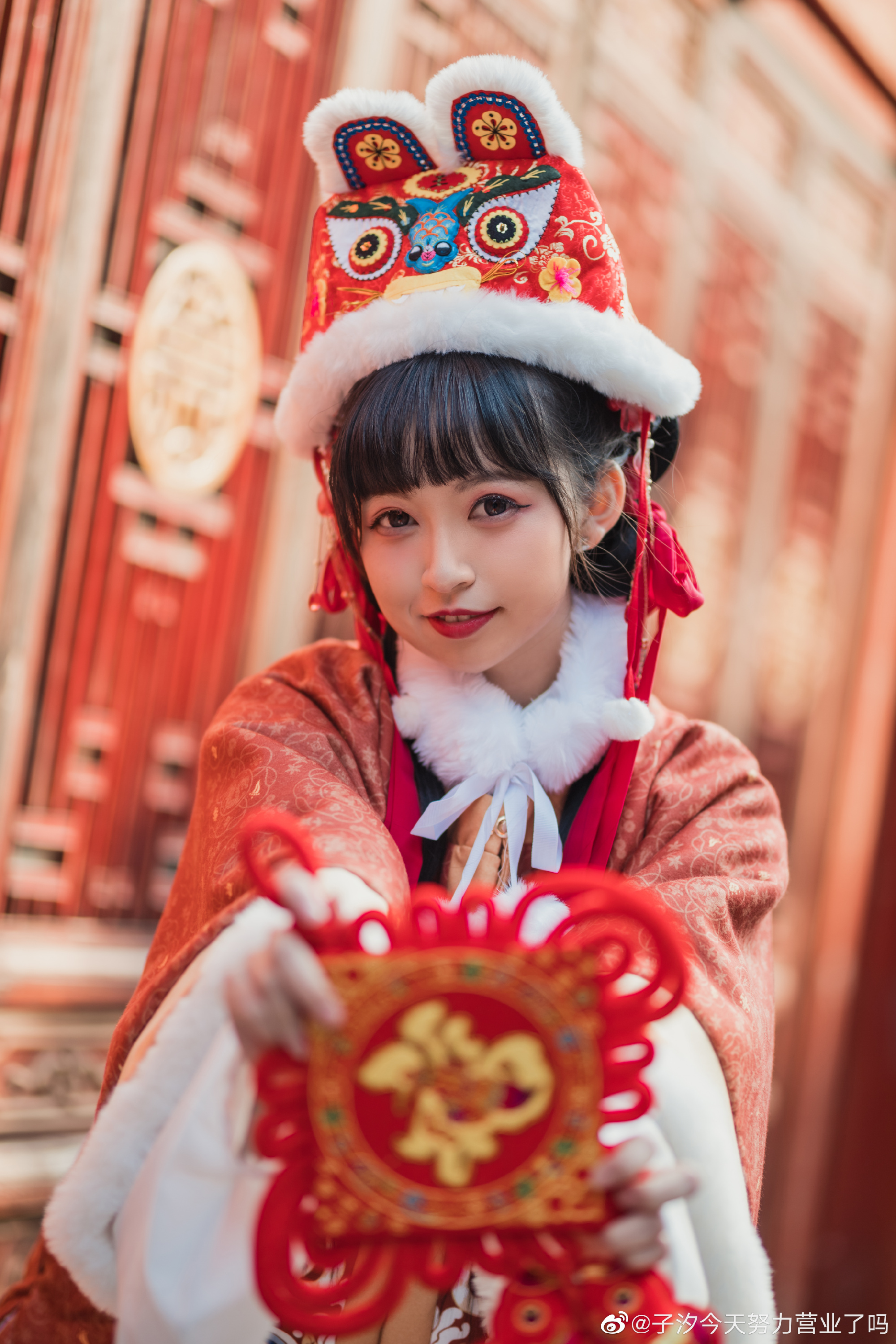 小虎娃来送祝福啦！汉服写真@子汐今天努力营业了吗