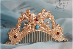 细说女子汉服发饰：点翠、梳篦的金翠首饰