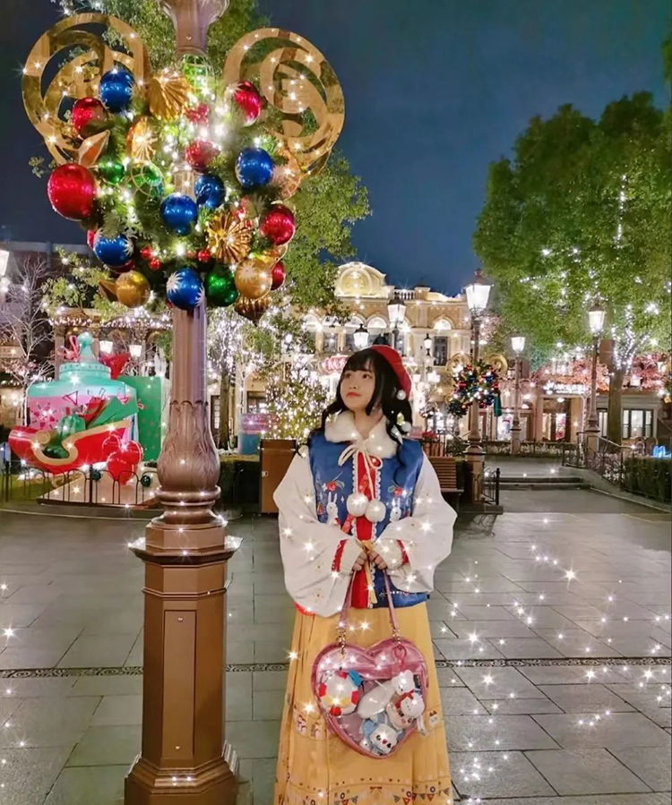 当汉服遇到圣诞节，文化交融的背后是文化自信