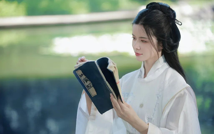 圣微再登榜首，杨馥羽首度榜眼，看2022最受欢迎的汉服模特都有谁？