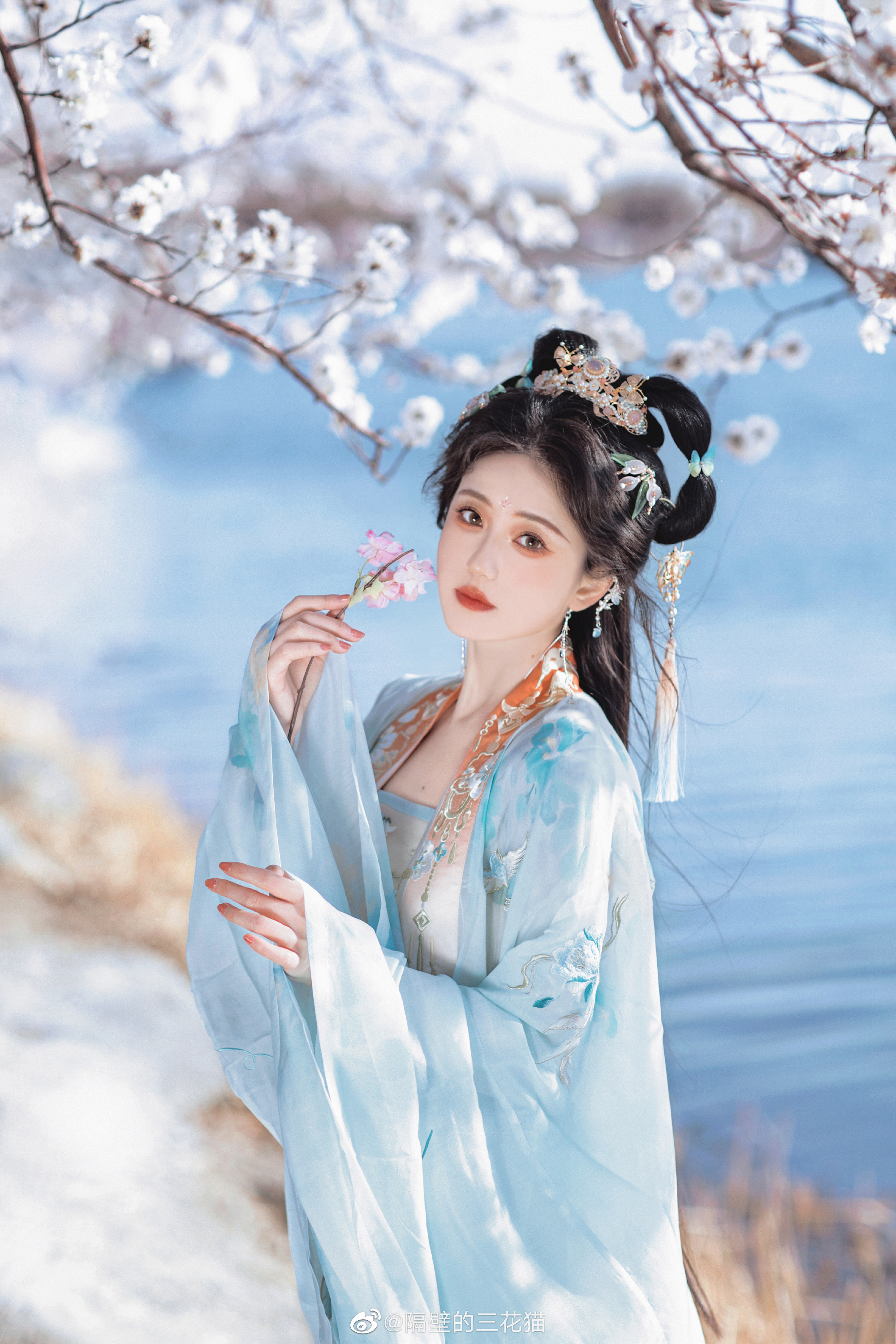 汉服 你是山川 河流 大海 我奔赴于你…@隔壁的三花猫