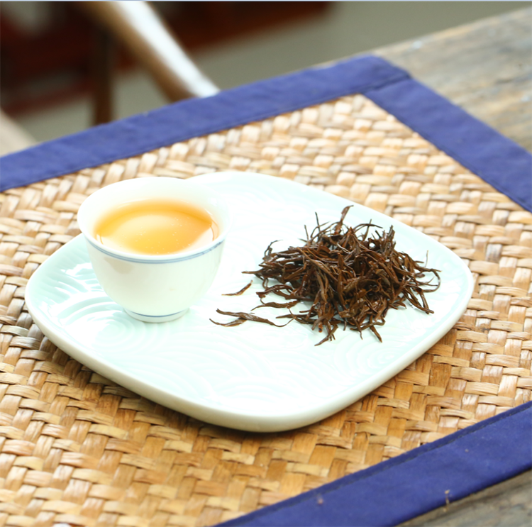 人生如茶，不争，才是至境！