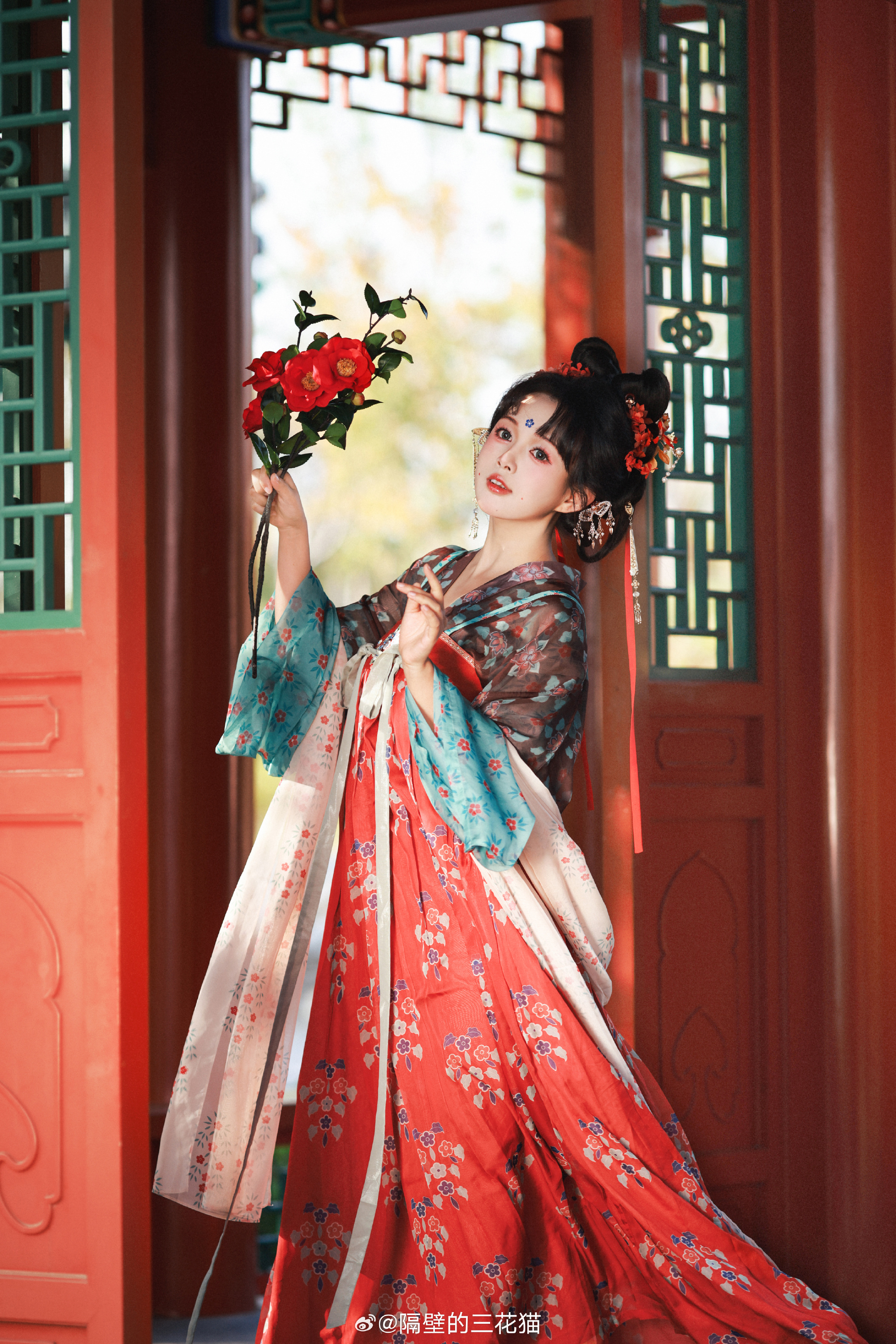 汉服 秋日里的第一抹红…@黑猫猫OvO