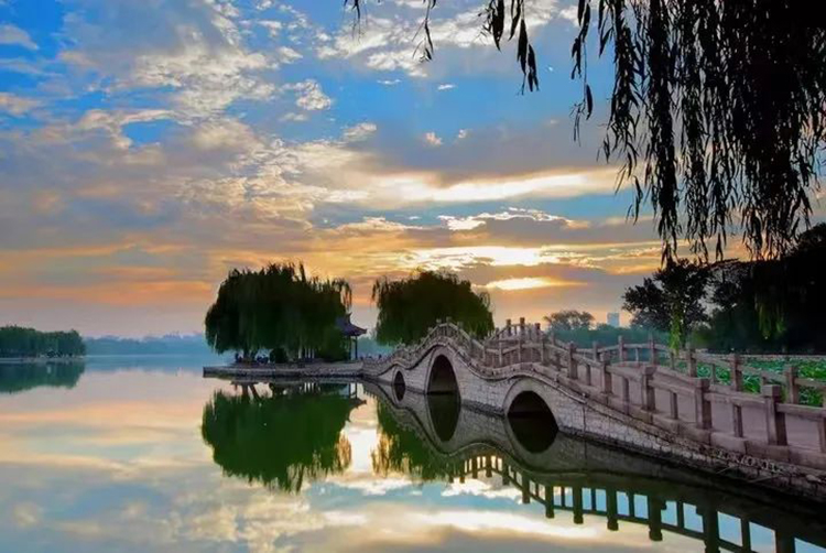 汉服出行指南‖锦绣河山，琼楼故园，待君至，盼君归。