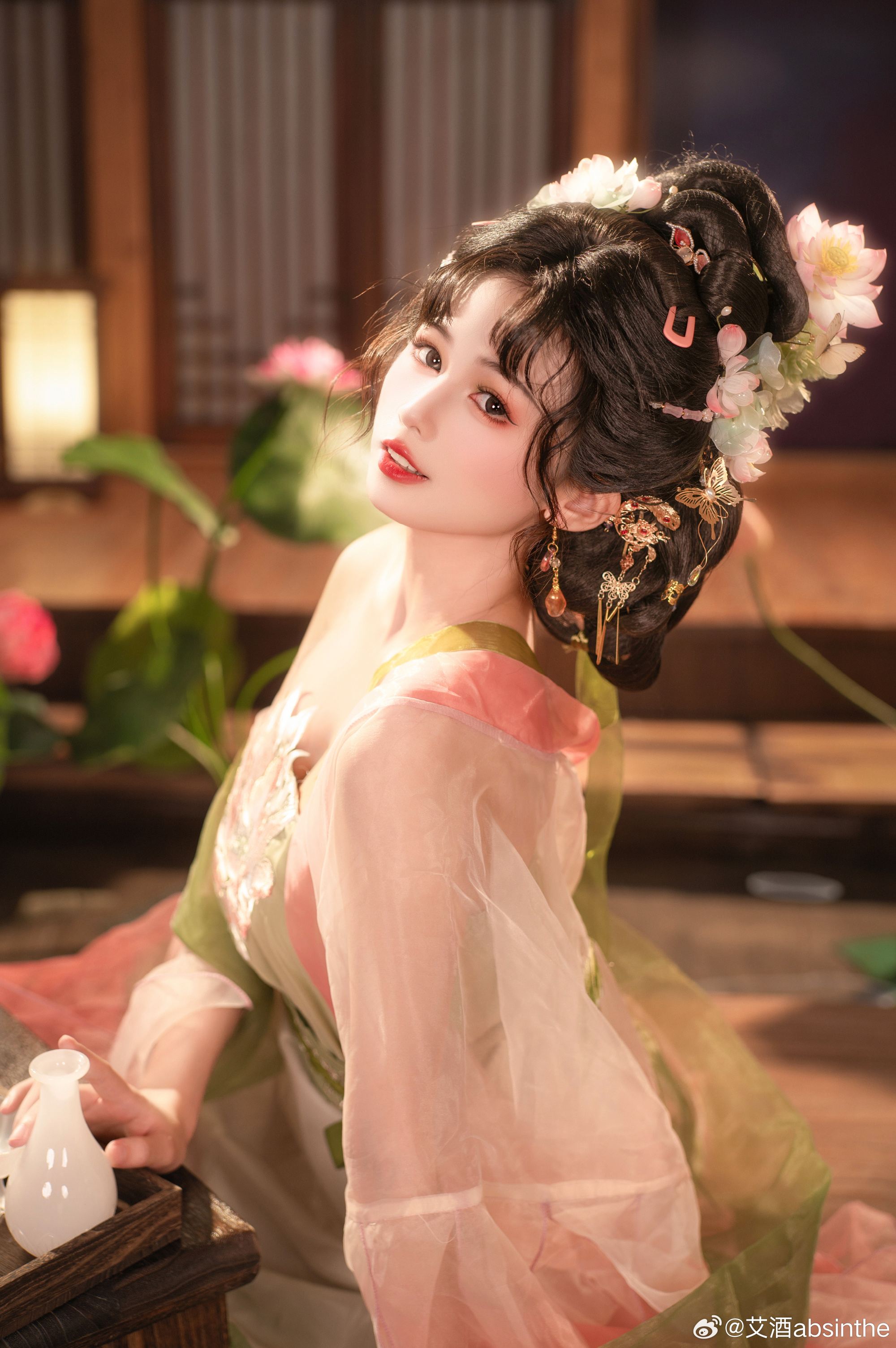 汉服 荷叶罗裙一色裁，芙蓉向脸两边开@佳佳Jayaa