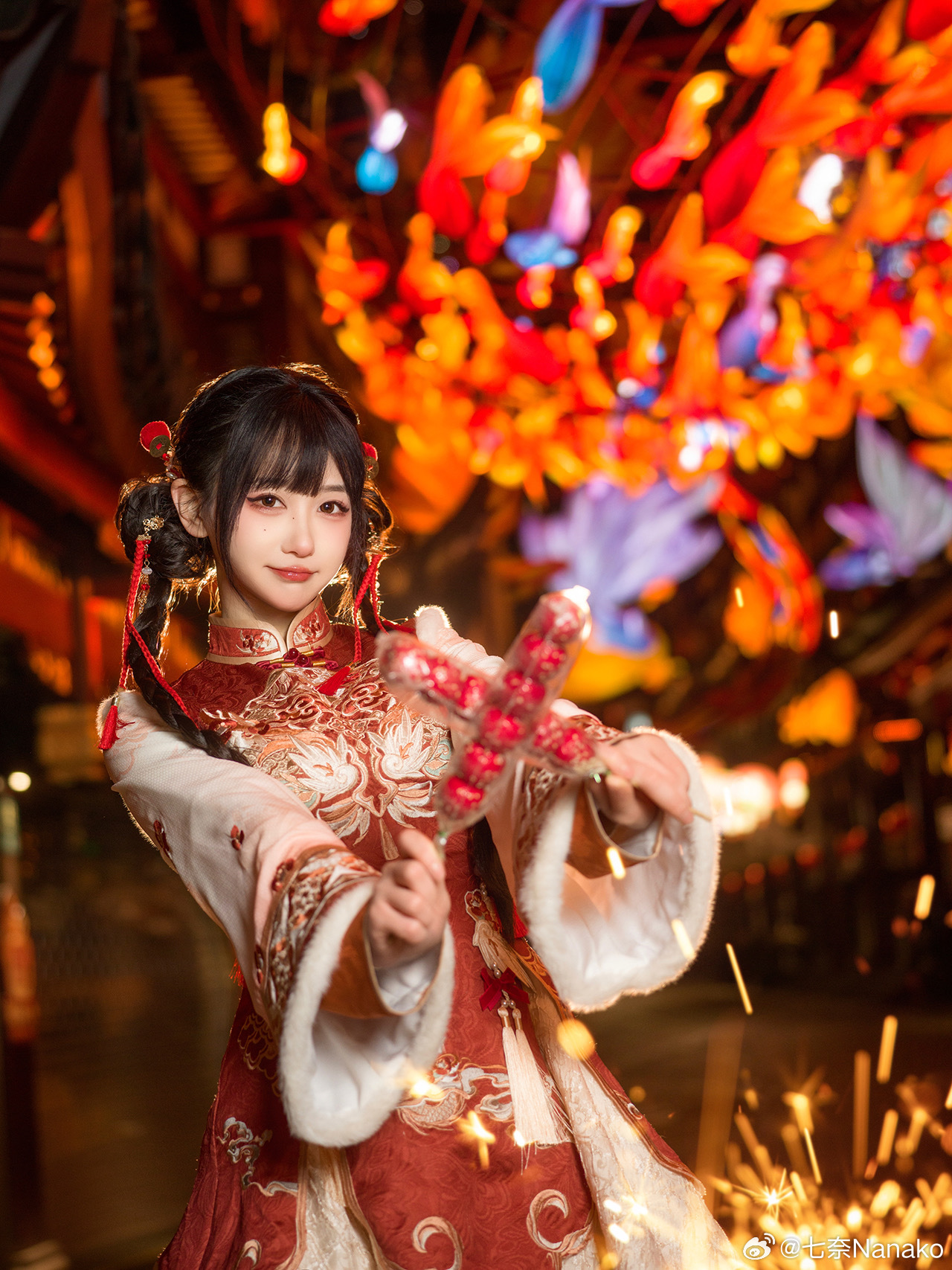 【仙气汉服】粉领绣褙凝深翠，玉蜓飞上碧云鬟