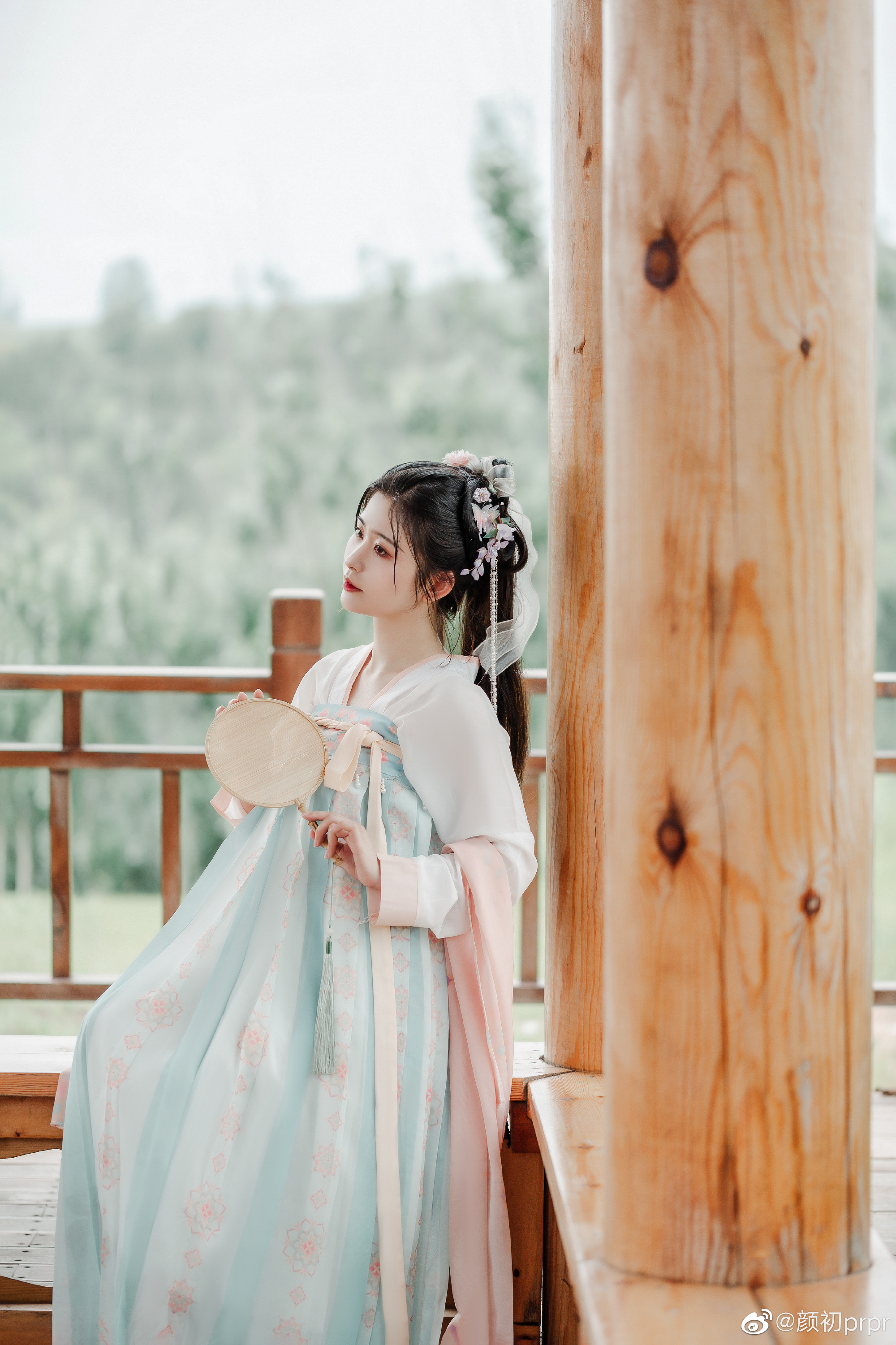 小虎娃来送祝福啦！汉服写真@子汐今天努力营业了吗