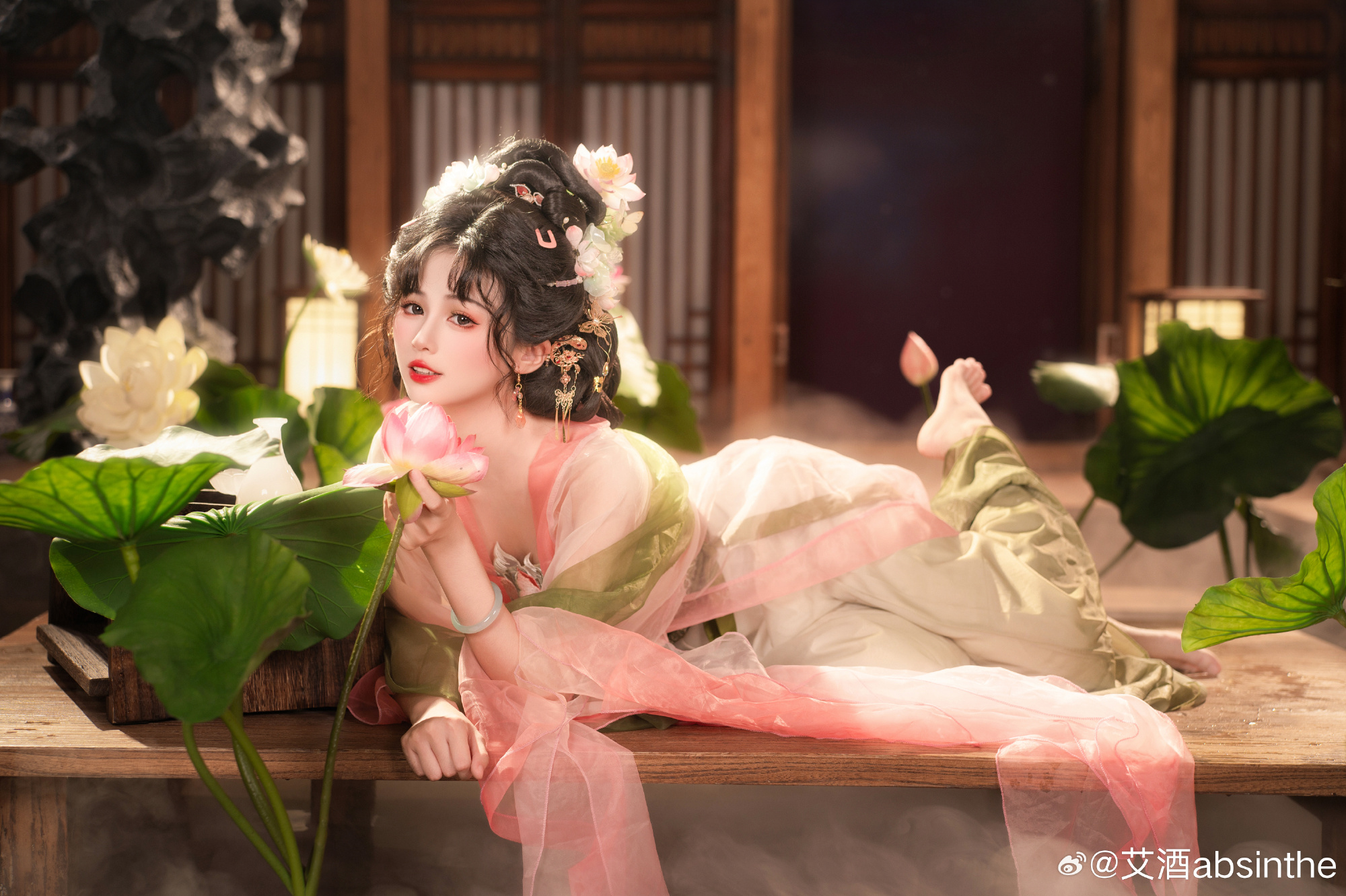 汉服 荷叶罗裙一色裁,芙蓉向脸两边开@佳佳Jayaa