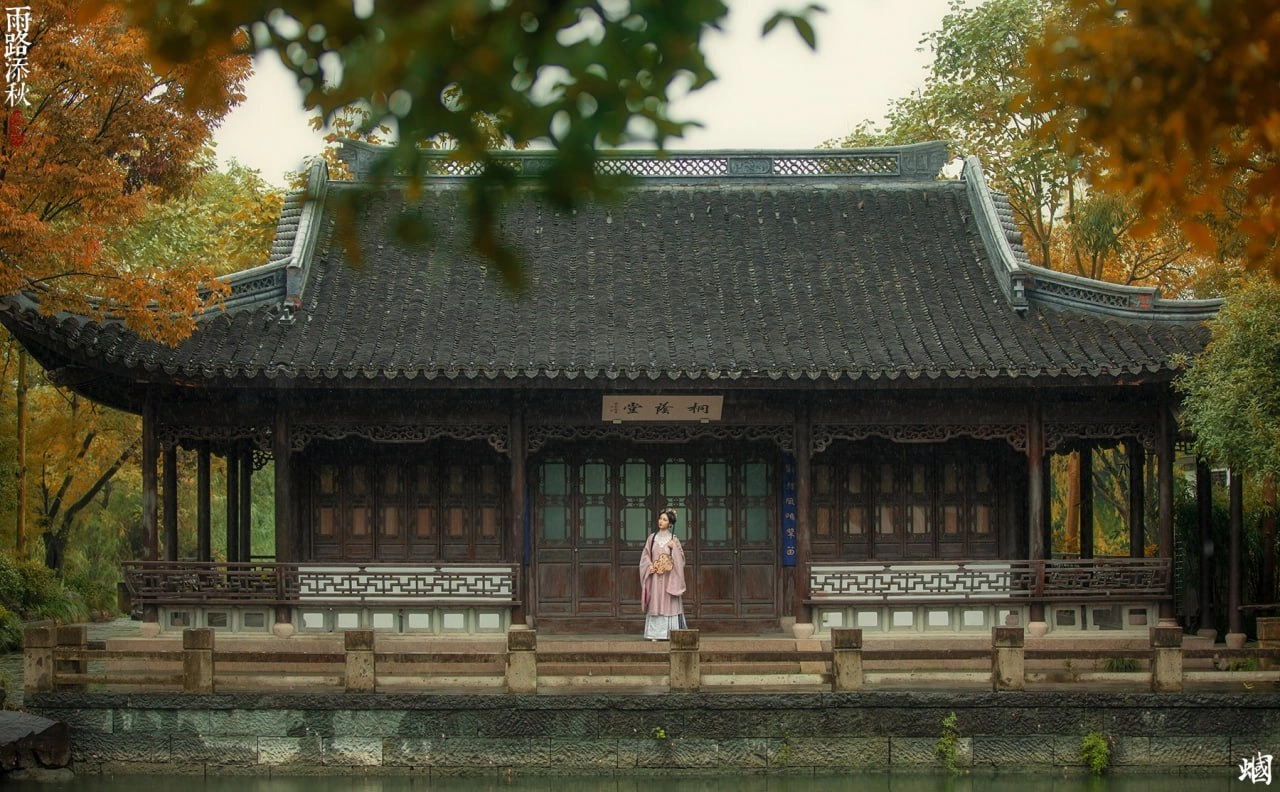 汉服写真 - 雨路添秋