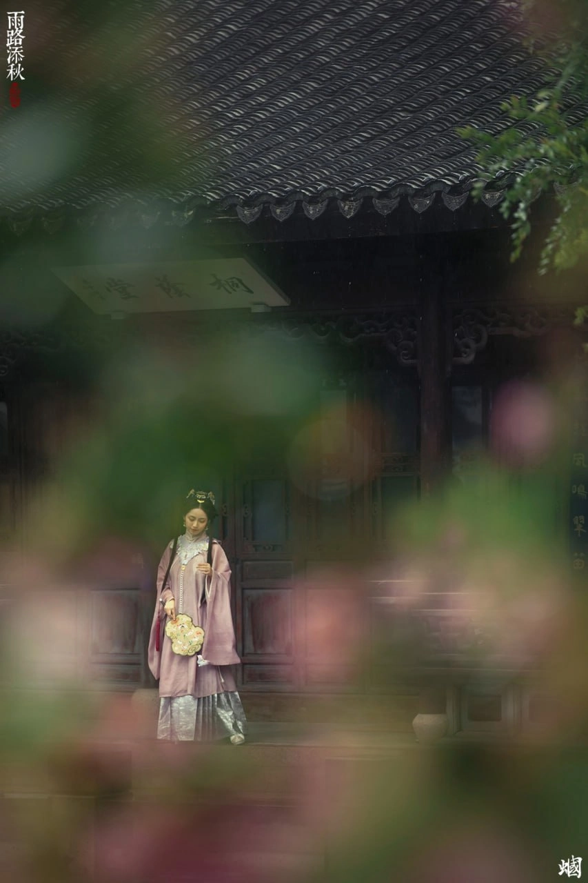 汉服写真 - 雨路添秋